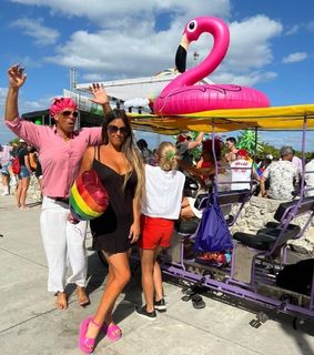 Claudia Romani feet photo thumbnail
