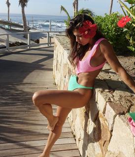 Elisabetta Canalis feet photo thumbnail