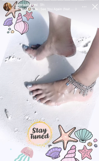 Raai Laxmi feet photo thumbnail