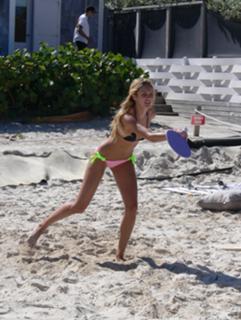 Candice Swanepoel feet photo thumbnail
