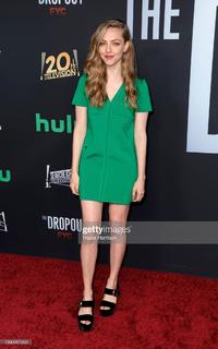 Amanda Seyfried feet photo thumbnail