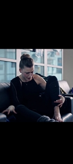 Serenay Sarikaya feet photo thumbnail