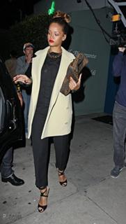 Rihanna feet photo thumbnail
