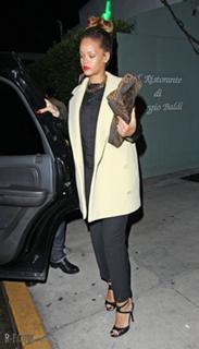 Rihanna feet photo thumbnail