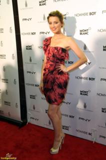Amber Heard feet photo thumbnail