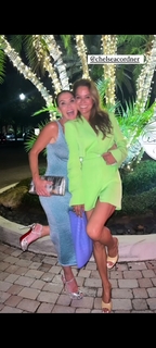 Brooke Burke feet photo thumbnail