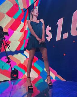 Nicole Neumann feet photo thumbnail