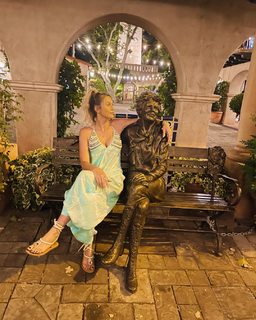 Lívia Andrade feet photo thumbnail