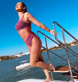 Lívia Andrade feet photo thumbnail