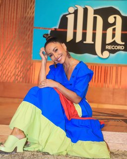 Sabrina Sato feet photo thumbnail