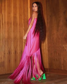 Sabrina Sato feet photo thumbnail