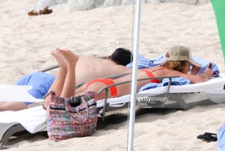 Giada De Laurentiis feet photo thumbnail