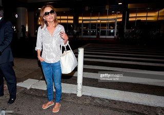 Giada De Laurentiis feet photo thumbnail