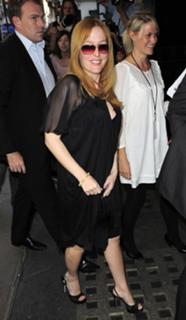 Gillian Anderson feet photo thumbnail