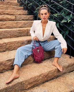 Giovanna Lancellotti feet photo thumbnail