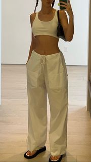 Kendall Jenner feet photo thumbnail
