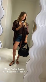 Ashley Tisdale feet photo thumbnail