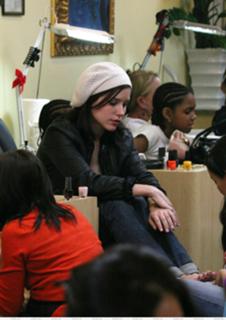 Sophia Bush feet photo thumbnail