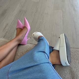 Kylie Jenner feet photo thumbnail