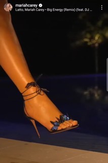 Mariah Carey feet photo thumbnail