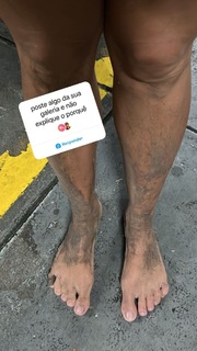Deborah Secco feet photo thumbnail