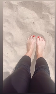 Daniela Katzenberger feet photo thumbnail