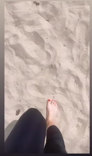 Daniela Katzenberger feet photo thumbnail