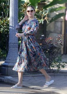 Kate Hudson feet photo thumbnail