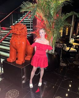 Jorgie Porter feet photo thumbnail