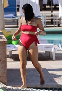 Nikki Garcia feet photo thumbnail