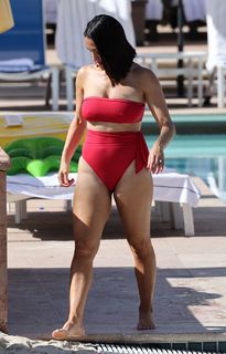Nikki Garcia feet photo thumbnail