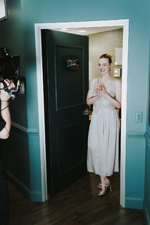 Elle Fanning feet photo thumbnail