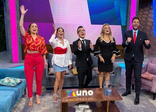 Cynthia Rodríguez feet photo thumbnail