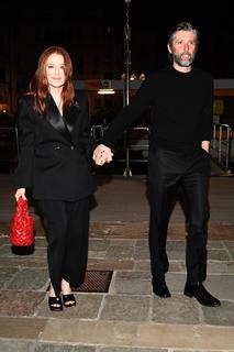 Julianne Moore feet photo thumbnail