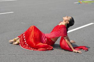 Taapsee Pannu feet photo thumbnail