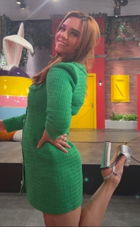 Tania Rincón feet photo thumbnail