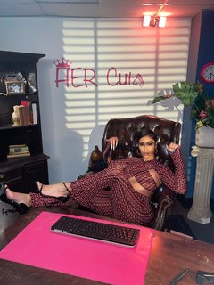 Queen Naija feet photo thumbnail