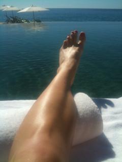 Cat Deeley feet photo thumbnail