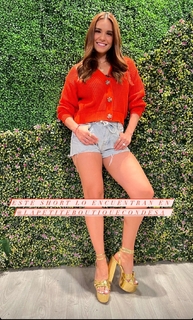 Tania Rincón feet photo thumbnail