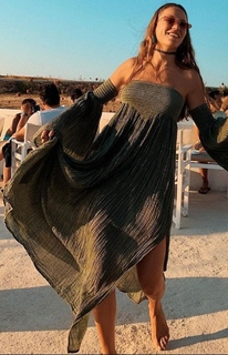 Serenay Sarikaya feet photo thumbnail