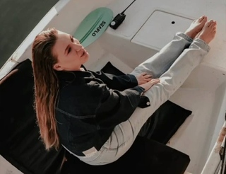 Serenay Sarikaya feet photo thumbnail
