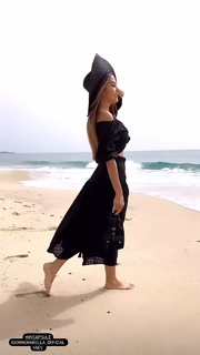 Giorgia Palmas feet photo thumbnail