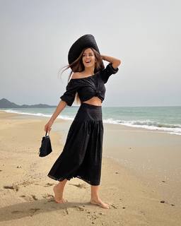 Giorgia Palmas feet photo thumbnail