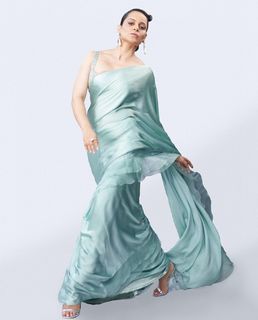 Kangana Ranaut feet photo thumbnail