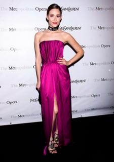 Emmy Rossum feet photo thumbnail