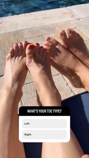 Kate Hudson feet photo thumbnail