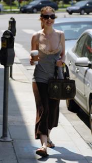 Michelle Trachtenberg feet photo thumbnail