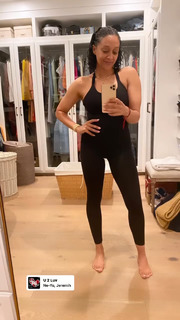 Tia Mowry feet photo thumbnail