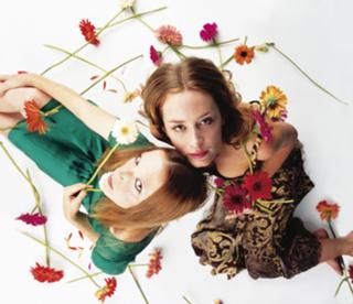 Emily Blunt feet photo thumbnail