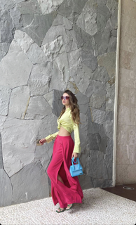 Xenia Tchoumitcheva feet photo thumbnail